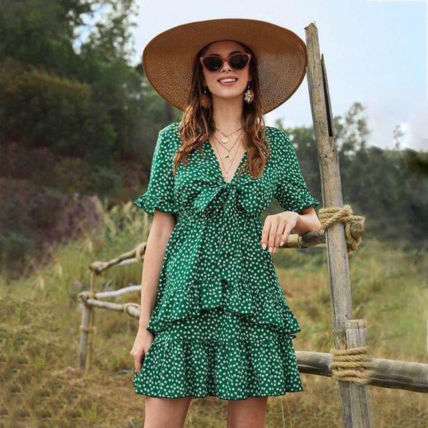 2021 new ladies summer ruffles v-neck print women casual short sleeve mini dress, Black;gray
2021 new ladies summer ruffles v-neck print women casual short sleeve mini dress, Black;gray