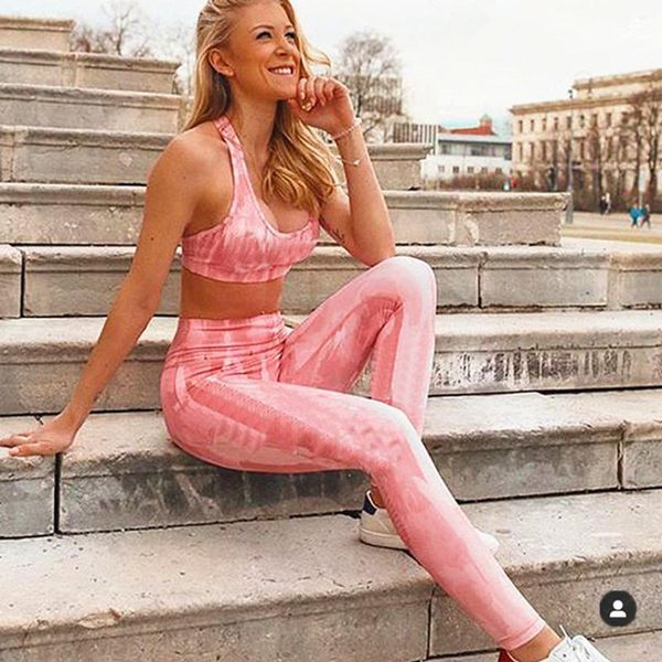 yoga outfit 2021 women backless print set high waist patchwork stretchy fitness gym wear sport suit push up pants bra pad
yoga outfit 2021 women backless print set high waist patchwork stretchy fitness gym wear sport suit push up pants bra pad