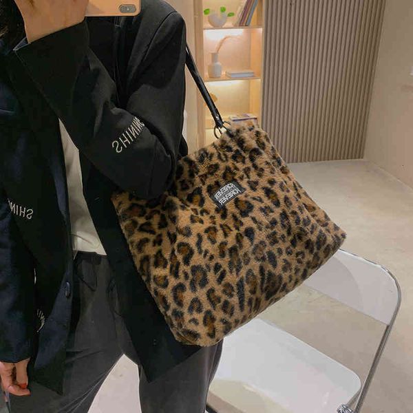 bags handbags wallets 2021 autumn and winter women's plush messenger high-capacity tote fashion trend single shoulder, Black;red
bags handbags wallets 2021 autumn and winter women's plush messenger high-capacity tote fashion trend single shoulder, Black;red