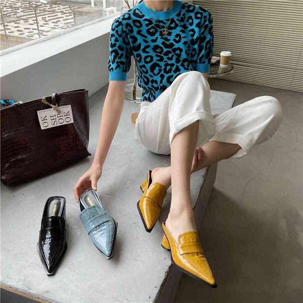 slippers pointed toe women snake printed slip on mules shoes round heels black/yellow/blue fashion casual summer pumps tchk
slippers pointed toe women snake printed slip on mules shoes round heels black/yellow/blue fashion casual summer pumps tchk