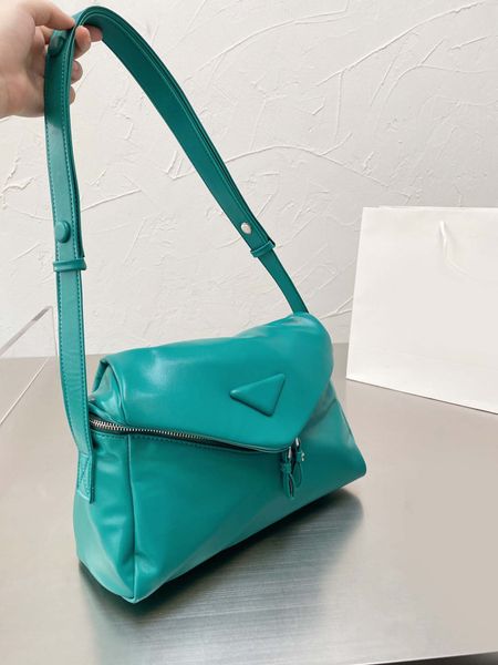 2021 luxurys designer shoulder bags woven messenger cross body bag temperament casual business handbags luxury crossbody wholesale fashion h
2021 luxurys designer shoulder bags woven messenger cross body bag temperament casual business handbags luxury crossbody wholesale fashion h