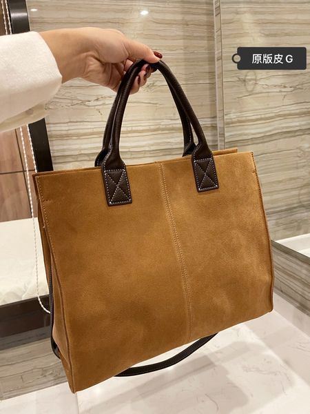 women shoulder bags 2021 auutmn fashion ladies tote bag famous luxury designer high-quality solid suede shopping-bags handbags
women shoulder bags 2021 auutmn fashion ladies tote bag famous luxury designer high-quality solid suede shopping-bags handbags
