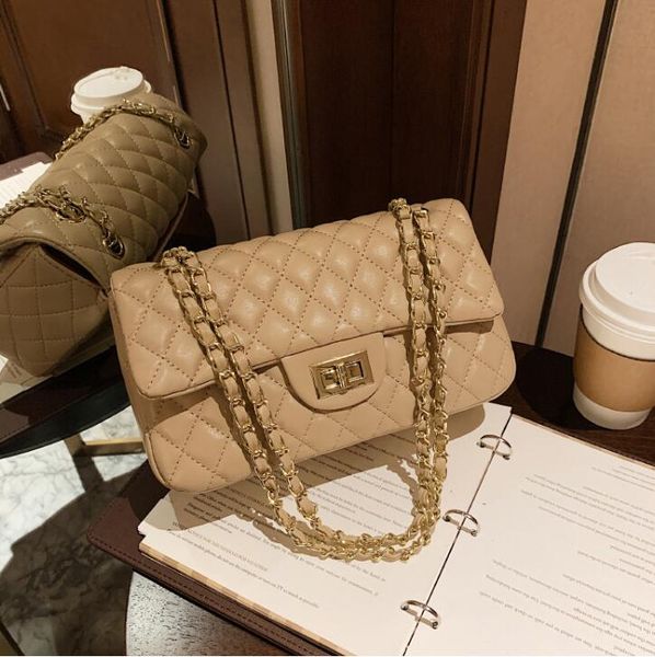 wholesale factory ladies shoulder bags simple atmosphere solid color leather handbag clamshell sewing fashion backpack classic embroidered c
wholesale factory ladies shoulder bags simple atmosphere solid color leather handbag clamshell sewing fashion backpack classic embroidered c