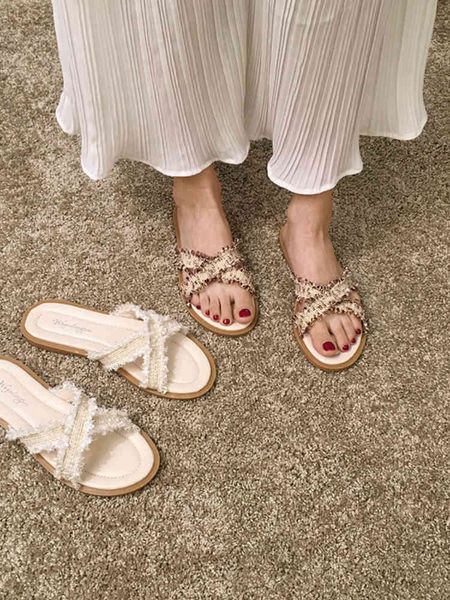 slippers slippers in summer wear the type of beach sandals with cross flat sole for women, Black
slippers slippers in summer wear the type of beach sandals with cross flat sole for women, Black