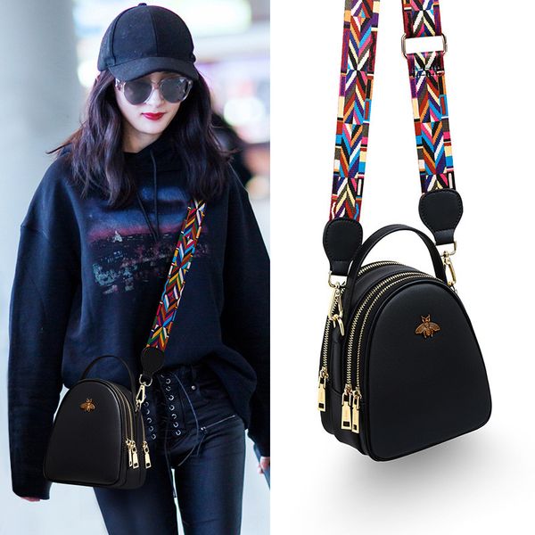 design hand women's 2021 new leather women's bag fashionable and versatile wide shoulder strap messenger bag mini bee simple porta, Red;black
design hand women's 2021 new leather women's bag fashionable and versatile wide shoulder strap messenger bag mini bee simple porta, Red;black