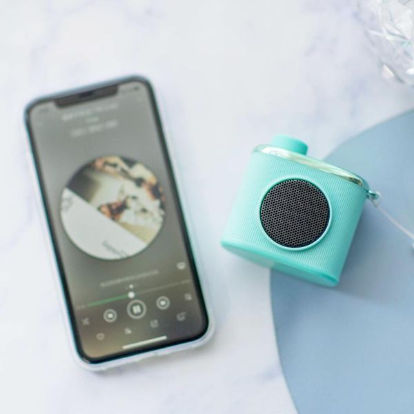 bluetooth speaker portable retro heavy bass mini wireless creative audio box suitable for outdoor and home speakers
bluetooth speaker portable retro heavy bass mini wireless creative audio box suitable for outdoor and home speakers