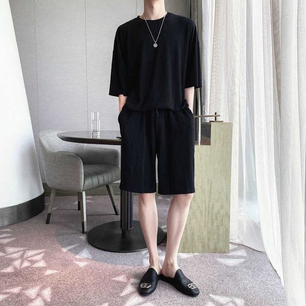 men's tracksuits summer pleated sets fashion black beige t-shirt shorts men streetwear loose breathable mens short 7ylq, Gray
men's tracksuits summer pleated sets fashion black beige t-shirt shorts men streetwear loose breathable mens short 7ylq, Gray