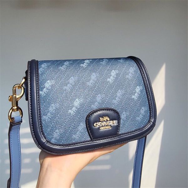 c summer full carriage saddle bag single shoulder crossbody women's flip small square luxuryss designerss yw
c summer full carriage saddle bag single shoulder crossbody women's flip small square luxuryss designerss yw