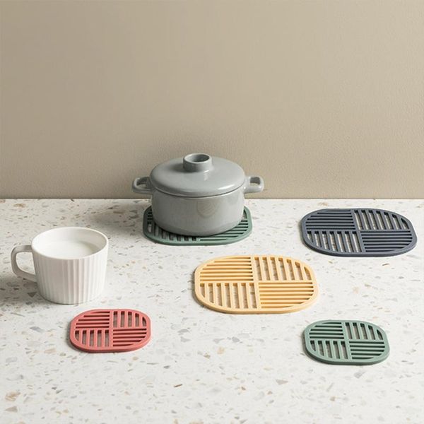 mats & pads hollow heat insulation pot mat household soft silicone waterproof oil-proof anti-slip anti-scald table
mats & pads hollow heat insulation pot mat household soft silicone waterproof oil-proof anti-slip anti-scald table