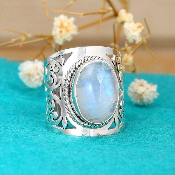 luxury female white oval moonstone ring charm silver color engagement vintage fashion hollow flower wedding rings for women, Slivery;golden
luxury female white oval moonstone ring charm silver color engagement vintage fashion hollow flower wedding rings for women, Slivery;golden