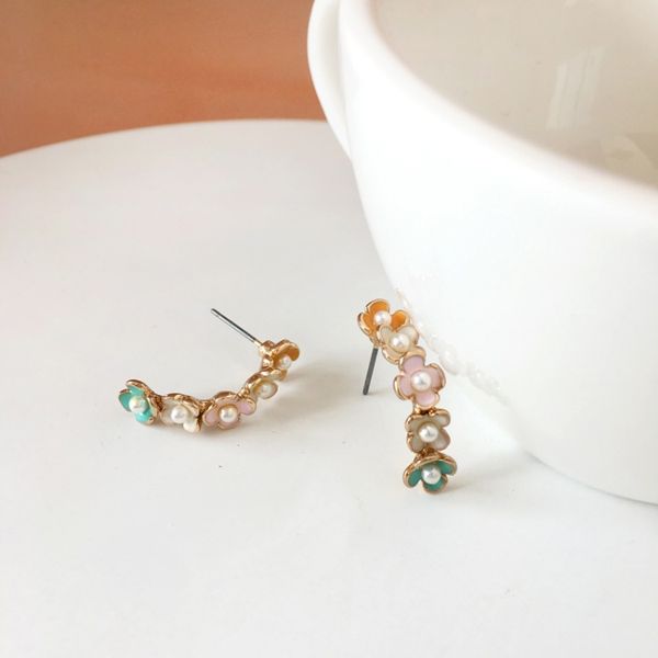 mori series small fresh color flower studs sweet and lovely pearl drop oil simple arc earrings, Golden;silver
mori series small fresh color flower studs sweet and lovely pearl drop oil simple arc earrings, Golden;silver