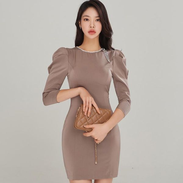 casual dresses coigarsam women dress autumn 2021 brief office lady korea style fashion three quarter sleeve solid o-neck zipper, Black;gray
casual dresses coigarsam women dress autumn 2021 brief office lady korea style fashion three quarter sleeve solid o-neck zipper, Black;gray