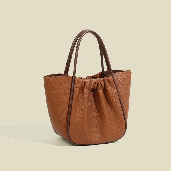 evening bags 2021 autumn and winter fashion leather handbags portable retro simple detachable diagonal bucket bag messenger
evening bags 2021 autumn and winter fashion leather handbags portable retro simple detachable diagonal bucket bag messenger