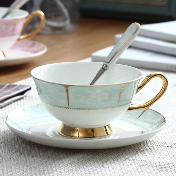 1set 200ml europe noble bone china coffee cup saucer spoon set luxury ceramic mug porcelain tea cafe party drinkware mugs
1set 200ml europe noble bone china coffee cup saucer spoon set luxury ceramic mug porcelain tea cafe party drinkware mugs