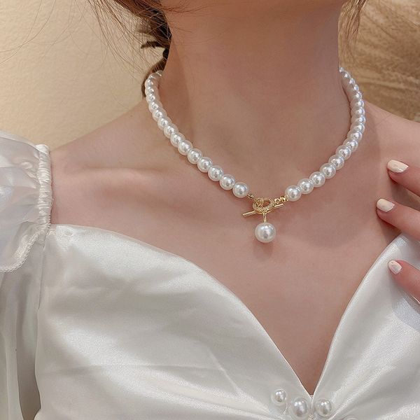 diamond inlaid pearl ot clasp necklace court style clavicle chain french simple design celebrity fashion pendant, Black
diamond inlaid pearl ot clasp necklace court style clavicle chain french simple design celebrity fashion pendant, Black