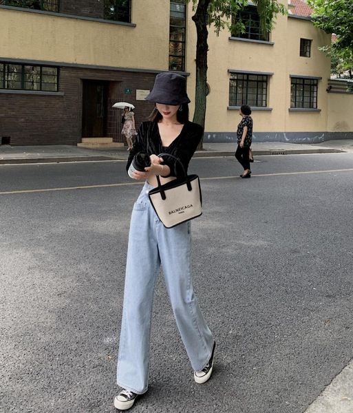 korean style straight high waist wide leg jeans woman 2021 spring loose full-length denim trousers plus size casual pants women's, Blue 
korean style straight high waist wide leg jeans woman 2021 spring loose full-length denim trousers plus size casual pants women's, Blue