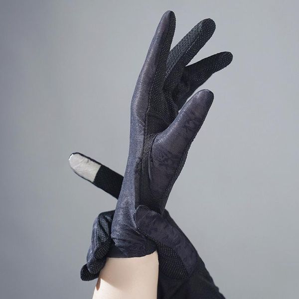 five fingers gloves fashion ladies summer silk solid color dot breathable non-slip sunshade uv touch screen driving for women, Blue;gray
five fingers gloves fashion ladies summer silk solid color dot breathable non-slip sunshade uv touch screen driving for women, Blue;gray
