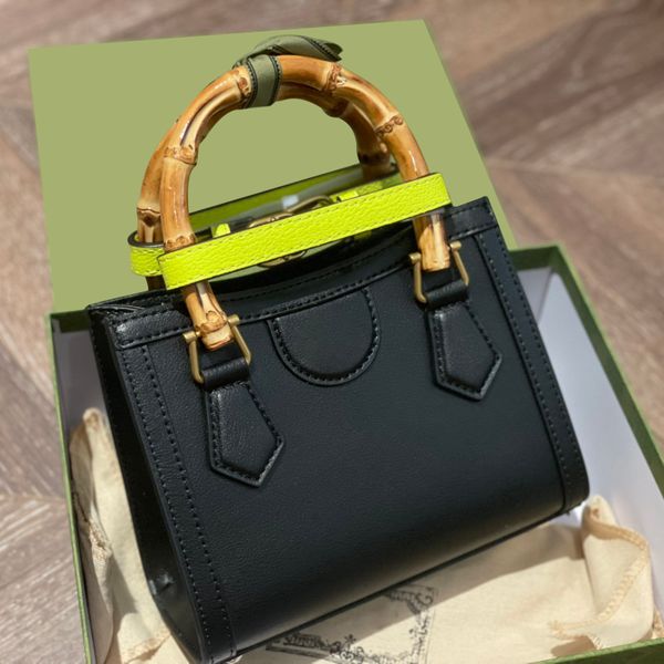 handbag women bags 2021 4-color casual travel ribbon tote bag pu material fashion shoulder bag's wallet 208# 25*19*11cm, Red;black
handbag women bags 2021 4-color casual travel ribbon tote bag pu material fashion shoulder bag's wallet 208# 25*19*11cm, Red;black