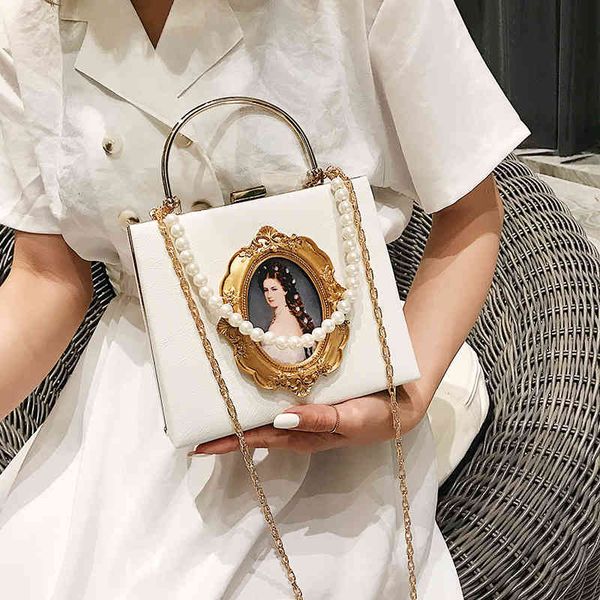 evening bags personalized small korean fashion niche creative girl versatile dinner portable messenger box
evening bags personalized small korean fashion niche creative girl versatile dinner portable messenger box