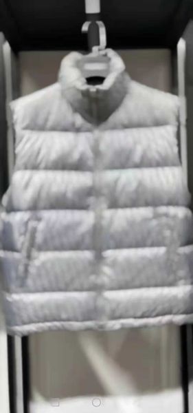 2021ss autumn and winter paris italy down jacket vest casual street fashion pockets warm men women couple outwear zdld50917., Black;brown
2021ss autumn and winter paris italy down jacket vest casual street fashion pockets warm men women couple outwear zdld50917., Black;brown