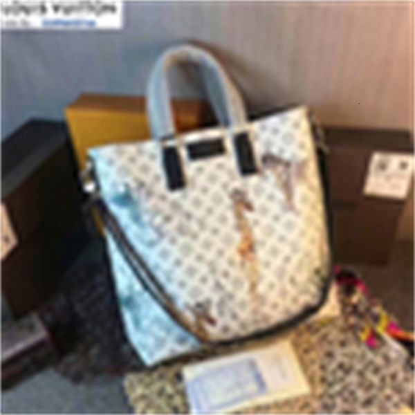 bags brand handles designer body luxury m43295 iconic animal bags print tote totes white cross men handbags shoulder messenger clutches
bags brand handles designer body luxury m43295 iconic animal bags print tote totes white cross men handbags shoulder messenger clutches