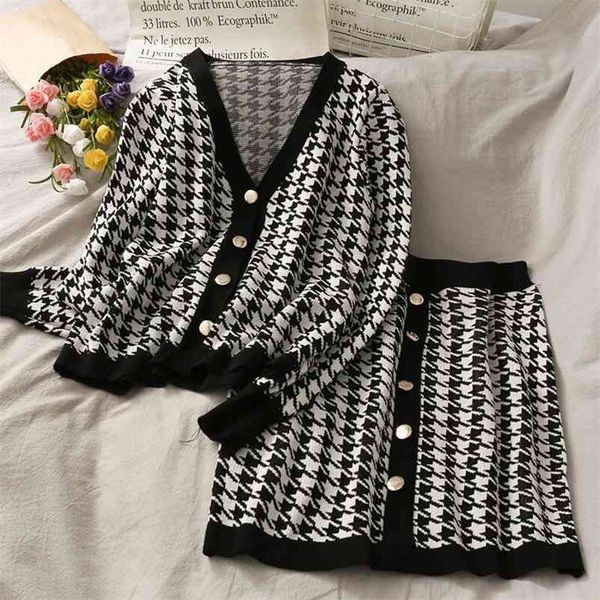 korean elegant vintage hounstooth knitted two piece set women outfits single-breasted sweater cardigan + bodycon skirt suits 210514, White
korean elegant vintage hounstooth knitted two piece set women outfits single-breasted sweater cardigan + bodycon skirt suits 210514, White