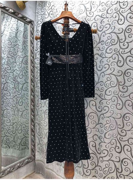 dresses veet spring fashion evening party women square collar crystal beading belt deco long sleeve, Black;gray
dresses veet spring fashion evening party women square collar crystal beading belt deco long sleeve, Black;gray