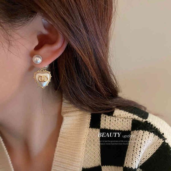 real gold plating 925 silver needle pearl love letter korean minority light luxury personality earrings, Golden
real gold plating 925 silver needle pearl love letter korean minority light luxury personality earrings, Golden
