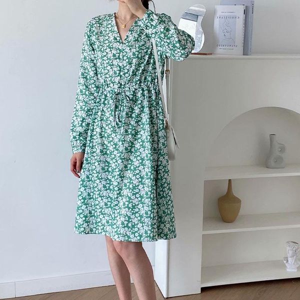 casual dresses women summer vintage v-neck dress 2021 full sleeve floral print drawstring buttons female elegant knee-length clothing, Black;gray
casual dresses women summer vintage v-neck dress 2021 full sleeve floral print drawstring buttons female elegant knee-length clothing, Black;gray