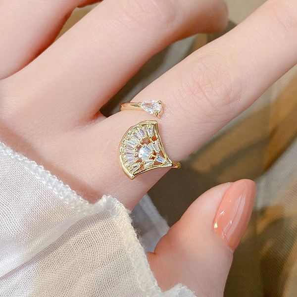 cluster rings version of golden leaf and fan-shaped design diamond adjustable bling cz exquisite temperament gold finger ring, Golden;silver
cluster rings version of golden leaf and fan-shaped design diamond adjustable bling cz exquisite temperament gold finger ring, Golden;silver