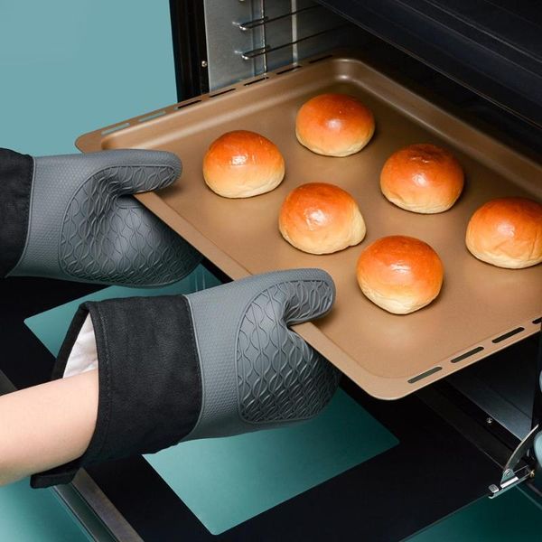 professional kitchen baking gloves heat and cold resistant silicone oven mitts pot holder & cotton glove
professional kitchen baking gloves heat and cold resistant silicone oven mitts pot holder & cotton glove