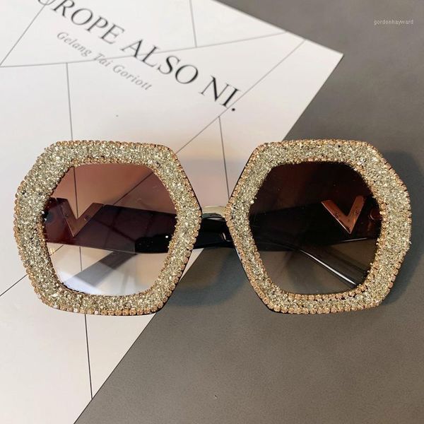sunglasses western style exaggerated glasses with diamond for women fashion model, White;black
sunglasses western style exaggerated glasses with diamond for women fashion model, White;black