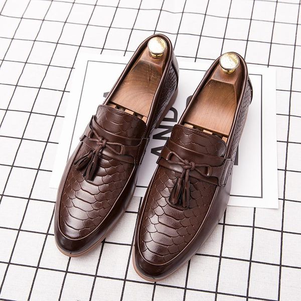 large size men loafers retro leather shoes classic dress moccasin homme outdoor tassel oxford driving, Black
large size men loafers retro leather shoes classic dress moccasin homme outdoor tassel oxford driving, Black