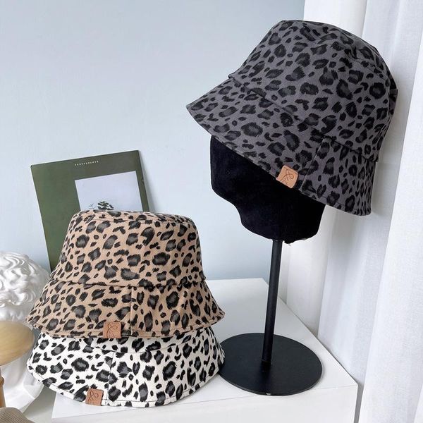 wide brim hats fashion for women autumn winter girl leopard bucket hat cotton foldable flat travel cap female windproof 2021, Blue;gray
wide brim hats fashion for women autumn winter girl leopard bucket hat cotton foldable flat travel cap female windproof 2021, Blue;gray