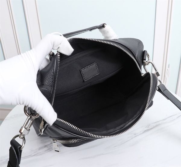 2021 men handbags crossbody messenger shoulder bags chain bag good quality pu leather purses ladies handbag
2021 men handbags crossbody messenger shoulder bags chain bag good quality pu leather purses ladies handbag