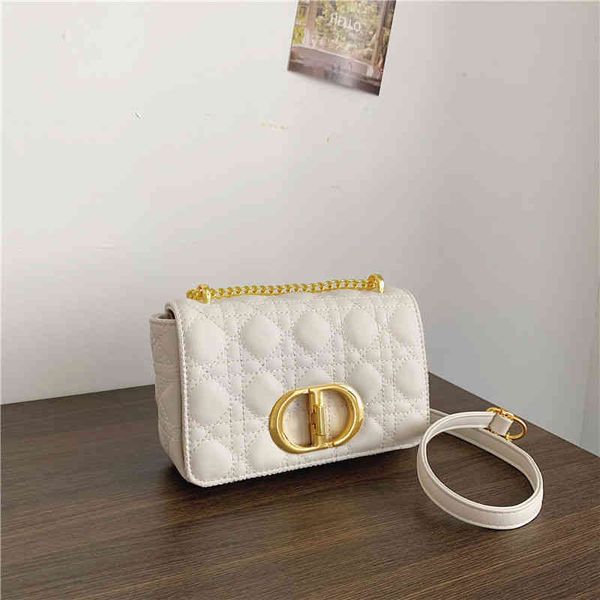 2022 factory wholesale women's fashion net red versatile one shoulder messenger bag lingge chain small square bag
2022 factory wholesale women's fashion net red versatile one shoulder messenger bag lingge chain small square bag
