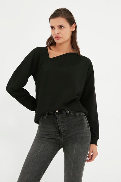 women's hoodies & sweatshirts trendyol asymmetrical collar loose slim knitted sweatshirt twoaw22sw2031, Black
women's hoodies & sweatshirts trendyol asymmetrical collar loose slim knitted sweatshirt twoaw22sw2031, Black