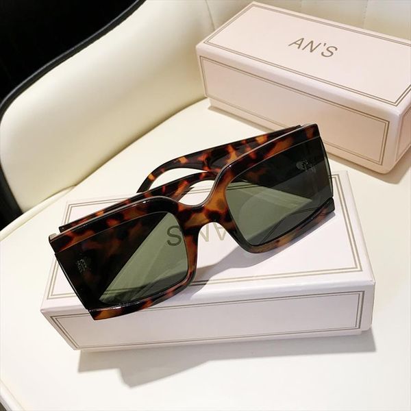 Ms Women Sunglasses Decoration Classic Eyewear Female Original Brand Designer Sun Glasses Fashion Uv400, White;black
Ms Women Sunglasses Decoration Classic Eyewear Female Original Brand Designer Sun Glasses Fashion Uv400, White;black