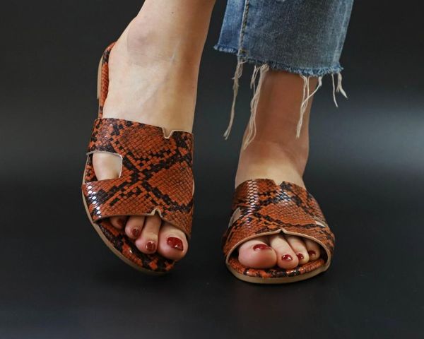 slippers women flip-flops large size sandal 2021 european and american fashion flat low-heeled snake slipper woman shoes animal print, Black
slippers women flip-flops large size sandal 2021 european and american fashion flat low-heeled snake slipper woman shoes animal print, Black