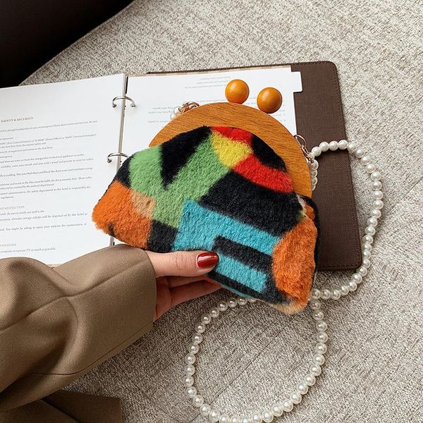 evening bags plush pearl crossbody women wooden clip bag fashion retro brand shoulder lady winter shopper messenger 2021
evening bags plush pearl crossbody women wooden clip bag fashion retro brand shoulder lady winter shopper messenger 2021