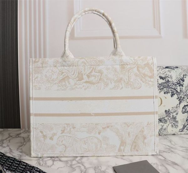 lady large-capacity handbags paris designer bag fashion retro ethnic style canvas handmade pattern handbag 36cm 41cm
lady large-capacity handbags paris designer bag fashion retro ethnic style canvas handmade pattern handbag 36cm 41cm