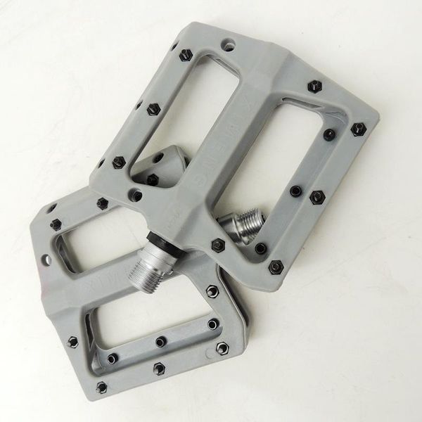 bike pedals colorful track widened non-slip bearing mountain high-strength nylon fiber
bike pedals colorful track widened non-slip bearing mountain high-strength nylon fiber