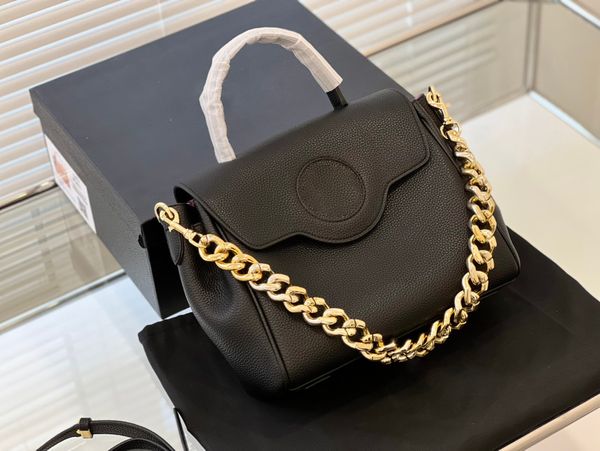 2022 new brand luxury small crossbody bag leather flip medusa handbag two shoulder straps tote high capacity 26*22cm
2022 new brand luxury small crossbody bag leather flip medusa handbag two shoulder straps tote high capacity 26*22cm