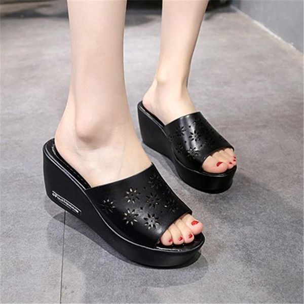 slippers women's shoes 2021 summer style hollowed out thick-soled slope with foreign trade for home wear, Black
slippers women's shoes 2021 summer style hollowed out thick-soled slope with foreign trade for home wear, Black