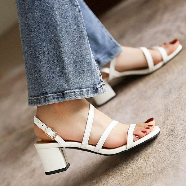women gladiator square heel sandals patent leather open toe summer fashion buckle dress lady shoes big szie 34-45, Black
women gladiator square heel sandals patent leather open toe summer fashion buckle dress lady shoes big szie 34-45, Black