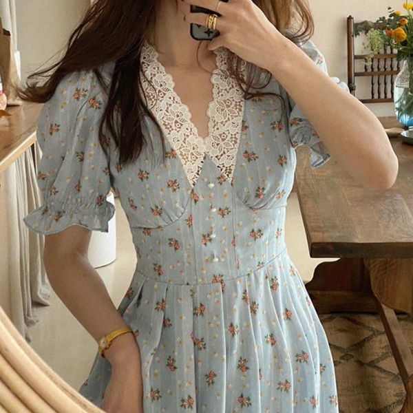 casual dresses 2021 women autumn floral cottagecore dress elegant vintage korean fashion lace chiffon v neck puff sleeve midi vestidos, Black;gray
casual dresses 2021 women autumn floral cottagecore dress elegant vintage korean fashion lace chiffon v neck puff sleeve midi vestidos, Black;gray