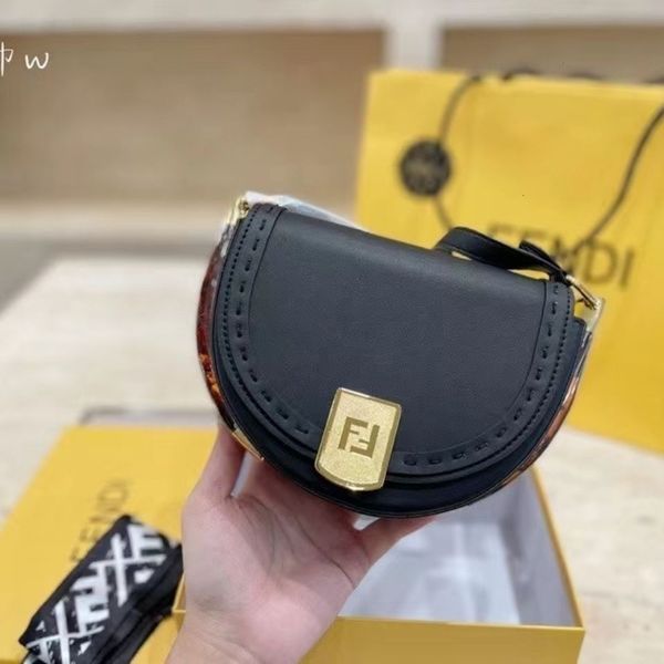 women luxurys designers handbag 2021 armpit single shoulder tortoiseshell retro half round saddle bag women's
women luxurys designers handbag 2021 armpit single shoulder tortoiseshell retro half round saddle bag women's