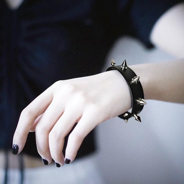 charm bracelets pointed bracelet one-row spike rivet punk gothic rock & bangles fashion jewelry cuff wristband br21y0232, Golden;silver
charm bracelets pointed bracelet one-row spike rivet punk gothic rock & bangles fashion jewelry cuff wristband br21y0232, Golden;silver