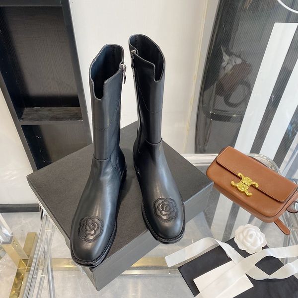 new style leather women's shoes designer high-tube luxury classic casual high-heeled women's boots size 35-40, Red;white
new style leather women's shoes designer high-tube luxury classic casual high-heeled women's boots size 35-40, Red;white