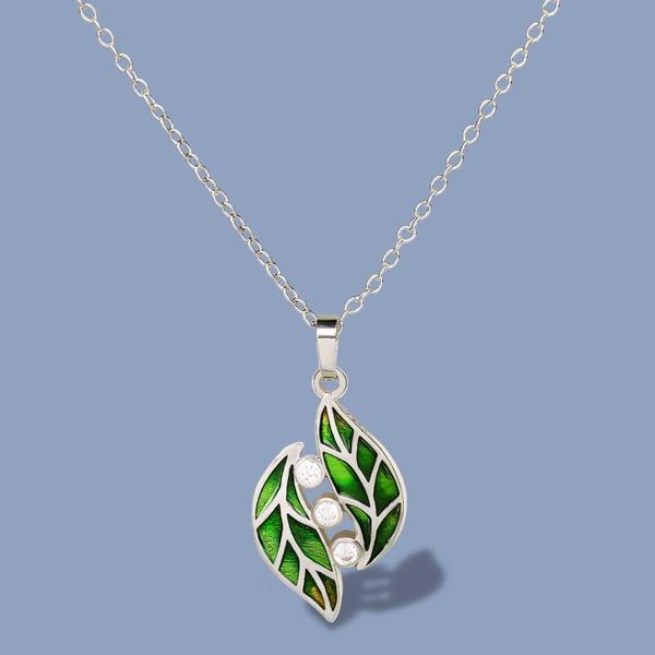 chains 925 sterling silver exquisite green leaf shape pendant glittering zircon fashion jewelry handmade enamel simple necklace
chains 925 sterling silver exquisite green leaf shape pendant glittering zircon fashion jewelry handmade enamel simple necklace